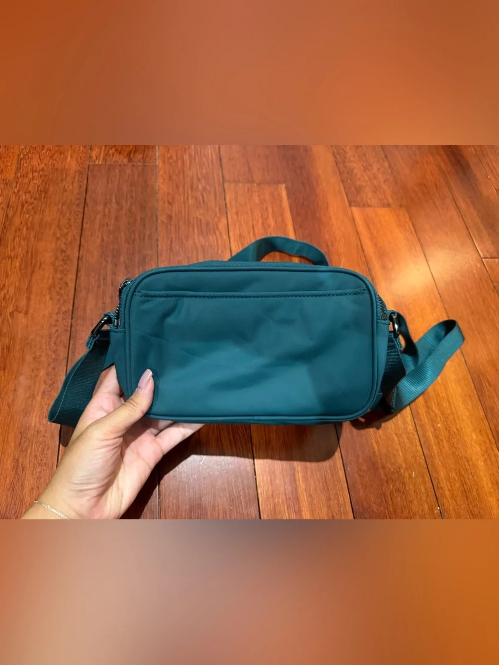 Lululemon Crosssbody Camera Bag 2L Green Jasper